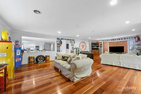 Property photo of 10 Fernhill Avenue Cranbourne VIC 3977