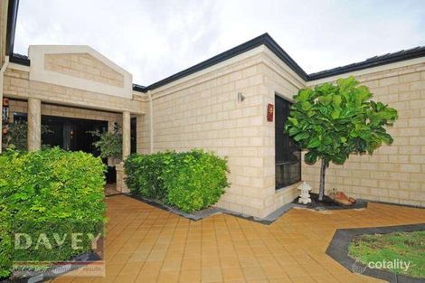 Property photo of 39 Meadowbank Gardens Hillarys WA 6025