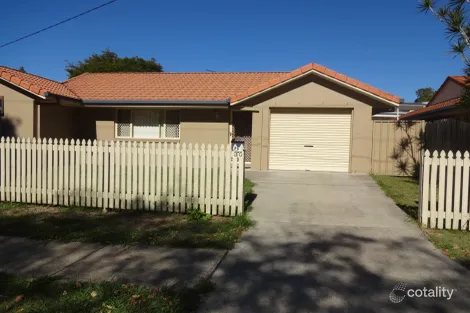 30 Vivian St, Tennyson, QLD 4105