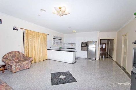 Property photo of 12 Merrivale Place Roxburgh Park VIC 3064