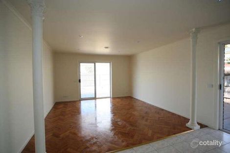 Property photo of 35 Mirabella Close Werribee VIC 3030