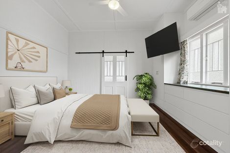 Property photo of 24 King Street Urangan QLD 4655