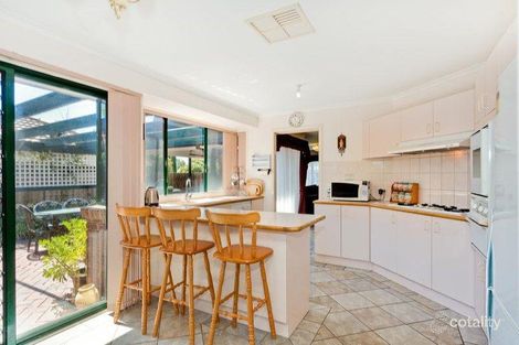 Property photo of 2 Varga Close Mill Park VIC 3082