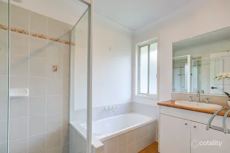 Property photo of 10 Camelot Court Ormeau QLD 4208