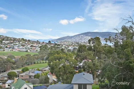 Property photo of 24 Wassell Place Lindisfarne TAS 7015