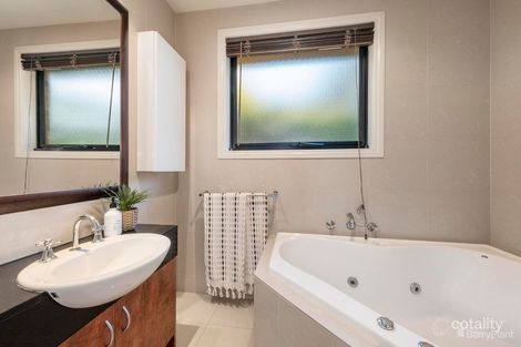 Property photo of 2/126A Para Road Montmorency VIC 3094