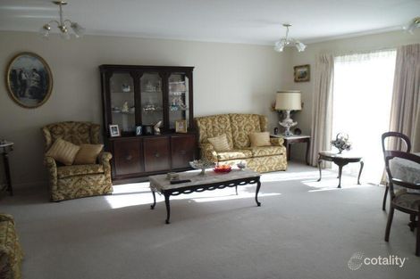 Property photo of 2/18 Olive Road Eumemmerring VIC 3177