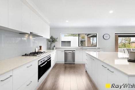 Property photo of 42 Lewton Road Mount Waverley VIC 3149