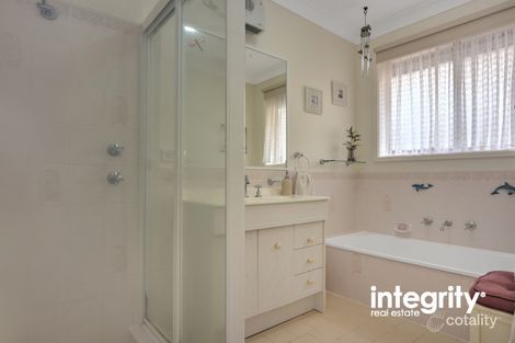Property photo of 52 Yeovil Drive Bomaderry NSW 2541