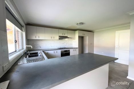 17 Marconi Rd, Bossley Park, NSW 2176