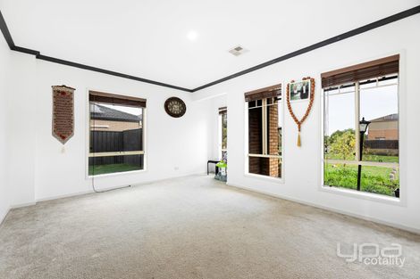 Property photo of 1 Lysterfield Walk Manor Lakes VIC 3024