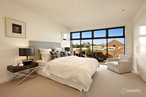 Property photo of 18 Graham Street Albert Park VIC 3206