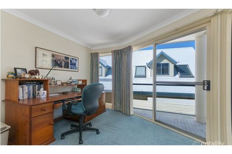 Property photo of 2/30 Aquarius Way Paynesville VIC 3880