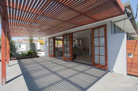 21 Surf Rd, Alexandra Headland, QLD 4572