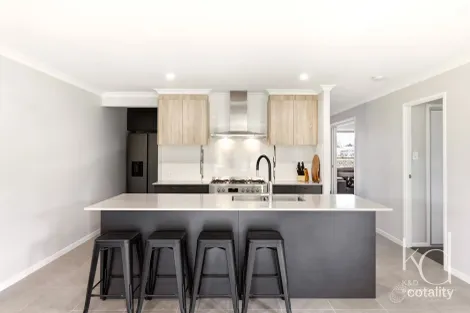 Property photo of 6 Hollyhock Place Caboolture QLD 4510
