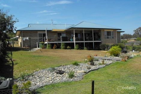 8 Deakin Ct, Southside, QLD 4570