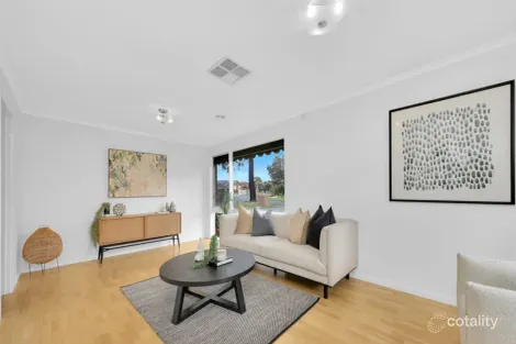 Property photo of 5 Sieben Close Mill Park VIC 3082