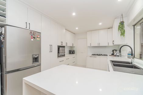 Property photo of 28 Havilland Drive Roxburgh Park VIC 3064