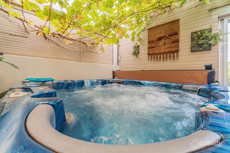 Property photo of 28 Havilland Drive Roxburgh Park VIC 3064