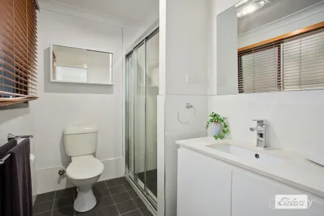 Property photo of 43 The Parkway Balgownie NSW 2519