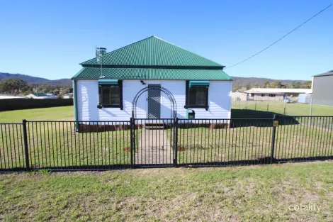 45 Woodlawn St, Wallangarra, QLD 4383