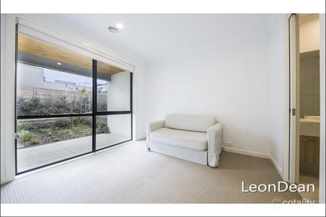 Property photo of 11 Weinberg Walk Heidelberg Heights VIC 3081