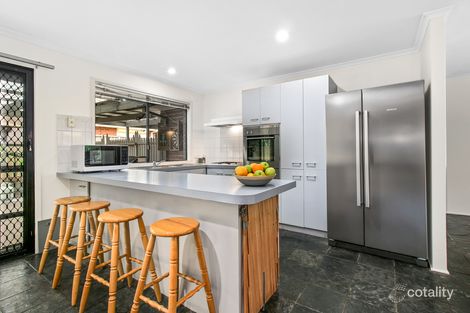 Property photo of 5 Carly Close Narre Warren South VIC 3805