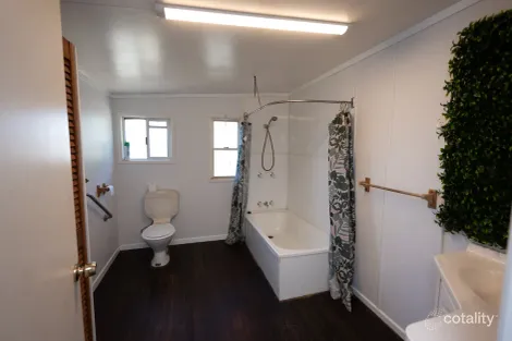 Property photo of 11 Windmill Road Chinchilla QLD 4413