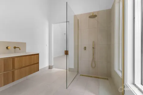 Property photo of 2 Manning Place Bright VIC 3741