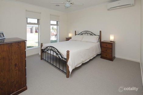 Property photo of 3 Challenger Circuit Cranbourne East VIC 3977
