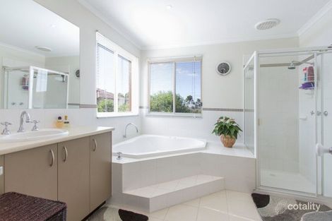 Property photo of 10 Pepperbush Crescent Langwarrin VIC 3910