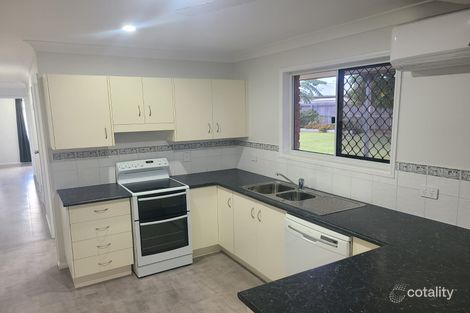 Property photo of 8 Ash Court Gracemere QLD 4702