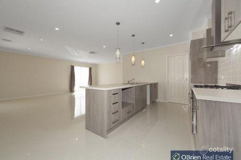 Property photo of 53 Charlbury Crescent Cranbourne North VIC 3977