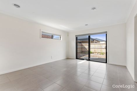 Property photo of 16 Gershwin Crescent Point Cook VIC 3030