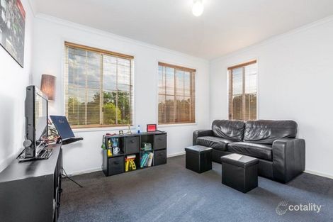 Property photo of 6 Jetty Walk Forest Lake QLD 4078