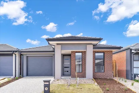 13 RIVETING RD, WYNDHAM VALE, VIC 3024