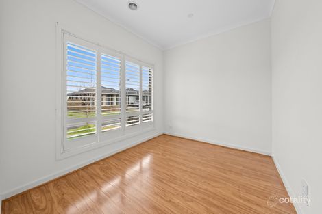 Property photo of 11 Chetwynd Grove Wollert VIC 3750