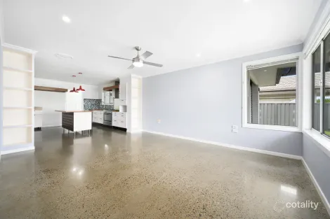 Property photo of 19 Shoveller Avenue Paradise Point QLD 4216