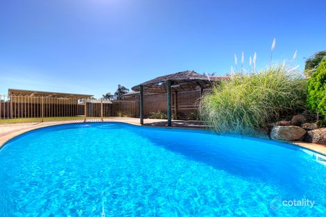 2 Meadowview Dr, Ballajura, WA 6066
