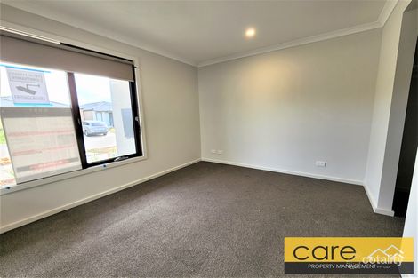 Property photo of 10 Compass Rise Hampton Park VIC 3976