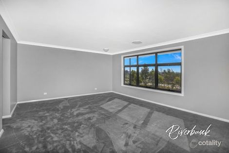 Property photo of 40 Bowen Circuit Gledswood Hills NSW 2557
