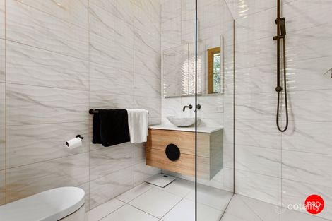 Property photo of 31 Herbert Avenue Strathdale VIC 3550