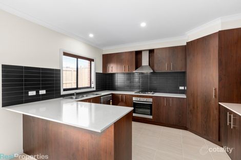Property photo of 5 Coldfall Way Mickleham VIC 3064