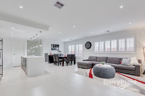 Property photo of 1 Rivoli Close Fraser Rise VIC 3336