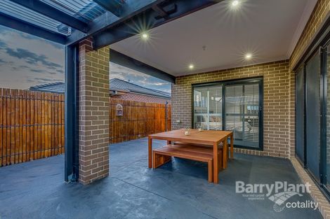 Property photo of 1 Rivoli Close Fraser Rise VIC 3336