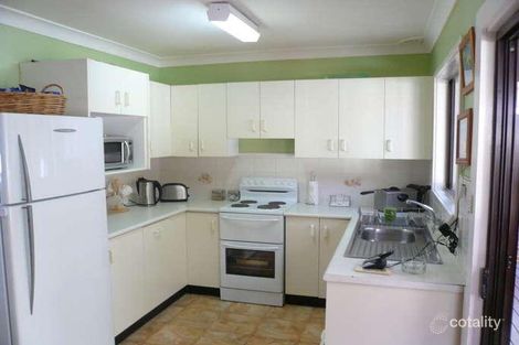 Property photo of 20 Wendy Drive Point Clare NSW 2250