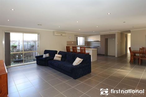 Property photo of 31 Bounty Way Berwick VIC 3806