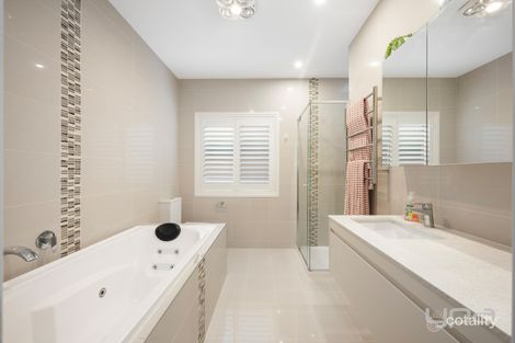 Property photo of 12 Golders Green Walk Caroline Springs VIC 3023