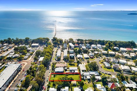 8 Pilot St, Urangan, QLD 4655