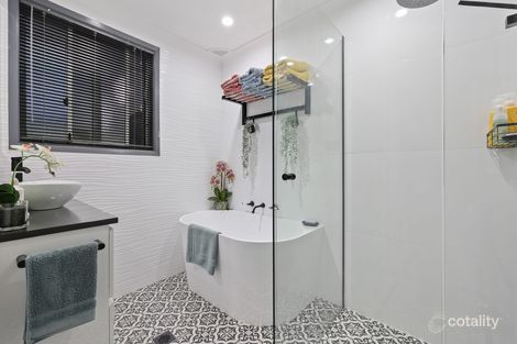 Property photo of 47 Crispsparkle Drive Ambarvale NSW 2560